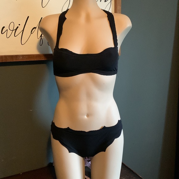 BOYS + ARROWS black bikini - Picture 9 of 16